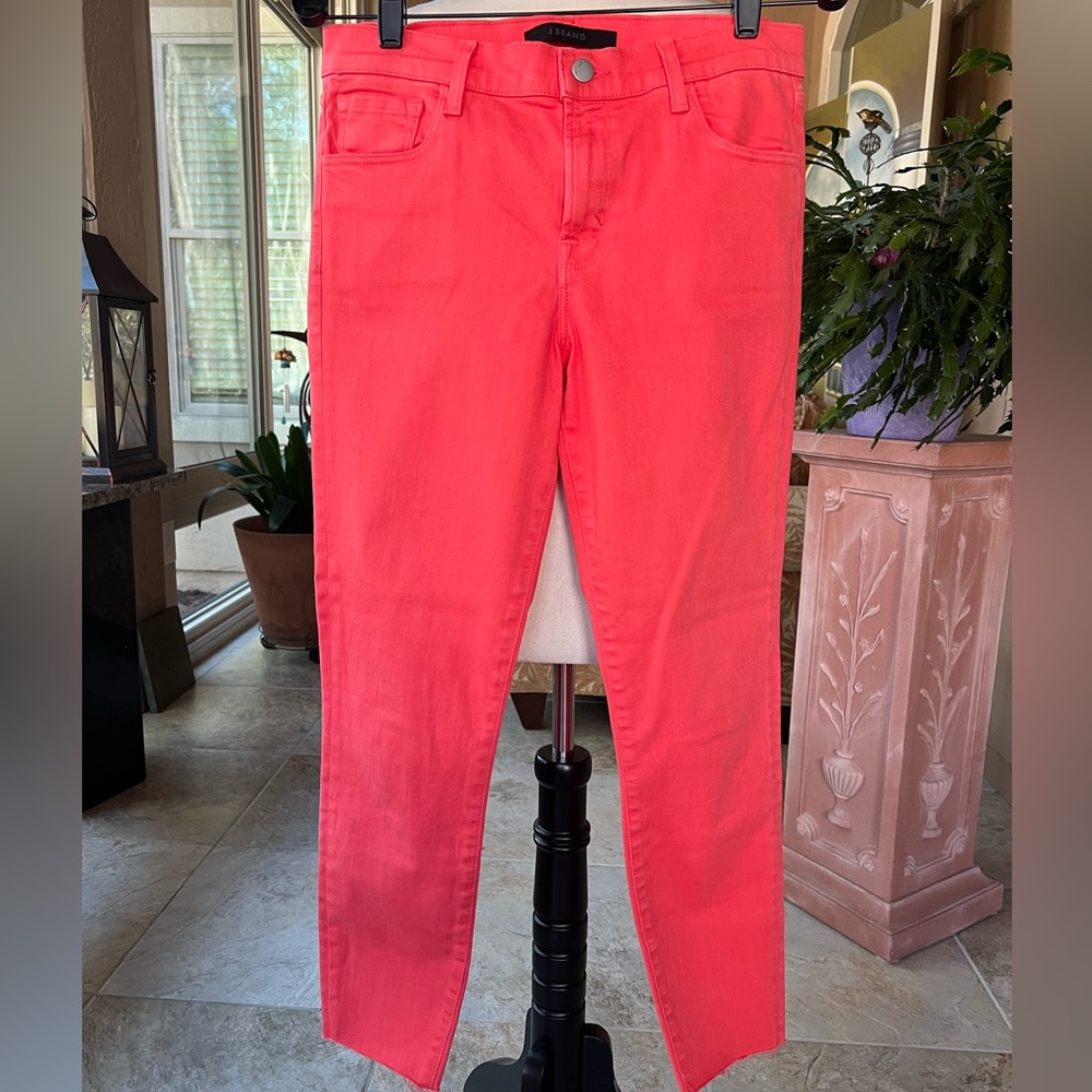 J Brand cropped ankle jeans, size 30.